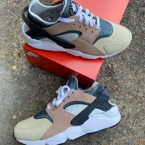 Nike huarache escape size 12